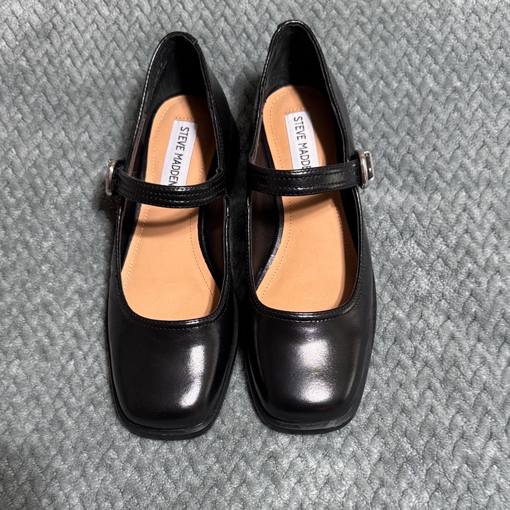 Steve Madden Black Patent Mary Jane Strap Shoes
